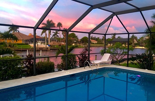 Pelican Villa | 4 bedrooms (2 MASTER) in total 3 bath SOUTH-facing large pool, boat dock