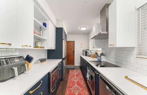 Gainesville House | 4 Block Walk to UF Speakeasy Coming Fall Fire Pit Yard Games Parking for 6