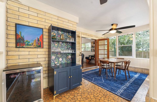 Gainesville House | 4 Block Walk to UF Speakeasy Coming Fall Fire Pit Yard Games Parking for 6