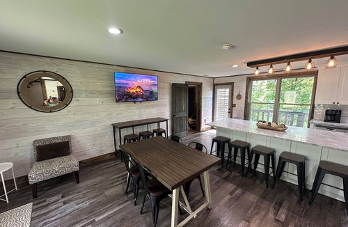 Crane Hill House | 4 Free Kayaks -Year Round Deep Water by Trident Marina