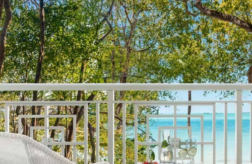 Rock Harbor Hotel | 4 Hammock Wing King Waterfront Room Near Private