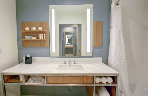 Wesley Chapel Hotel | 4 Units Best for Big Groups! Enjoy Free Breakfast, Outdoor Pool