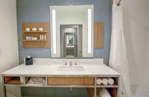 Wesley Chapel Hotel | 4 Units Perfect for Big Groups! Free Parking, Pool, Free Breakfast!