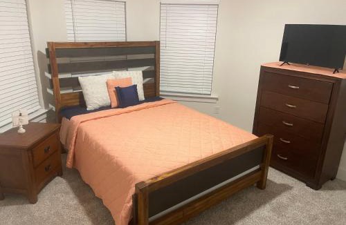 New Market House | 402 aracanum ln
