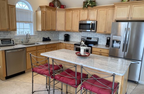 North End Condo | 4BR - 3 Bath/9th & Central