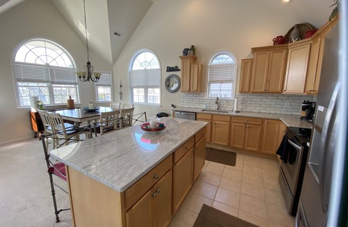 North End Condo | 4BR - 3 Bath/9th & Central