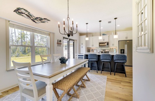 Cedar Grove House | 4BR Coastal Escape, Corporate Stays, Sleeps 12