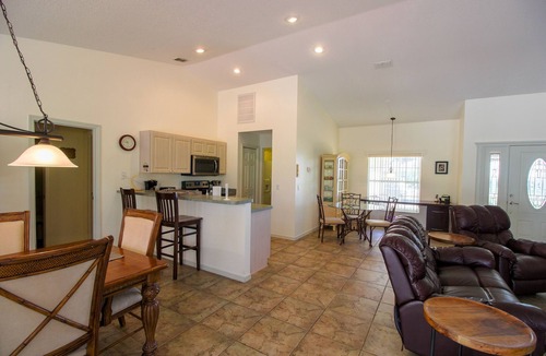 Hernando House | 4BR Lakeside Retreat, Trail & Lake Views