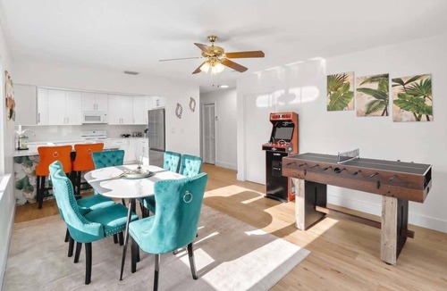 Flagami House | 4BR Oasis Near MIA - Jacuzzi - Games - BBQ