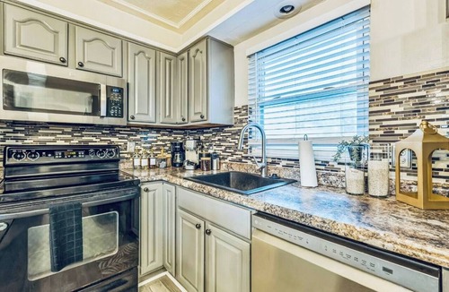 Walsingham House | 4BR Seminole Retreat | Near Beaches + Family Ready
