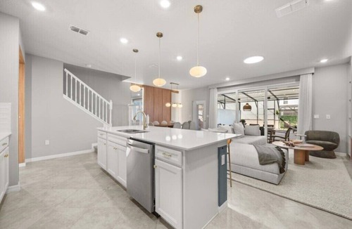 Clermont House | 5 BD/4.5 BA/Windsor Cay (16198 CC)