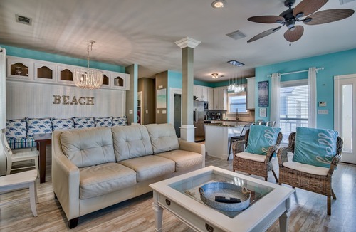 Clipper Cove House | 5 bdrm, 4 bath - Private Pool, Outdoor Lounge and Dining Area - 4 King Beds!