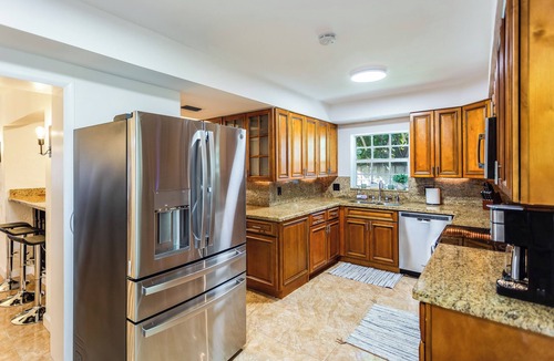 Seybold House | 5 Bedroom/5 Bath Villa with Pool & Jacuzzi - Miami Shores area