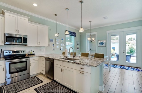 Jacksonville Beach House | 5 Bedroom luxury Beach house 5 min walk to beach - Wedding/Family/Group Trips