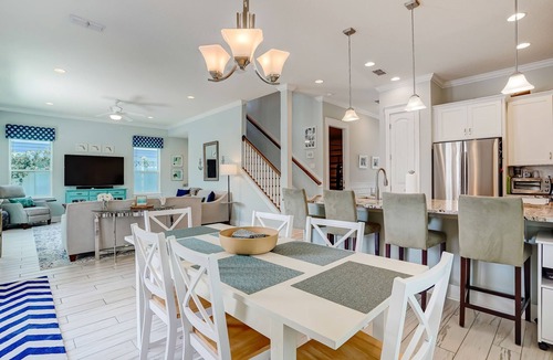 Jacksonville Beach House | 5 Bedroom luxury Beach house 5 min walk to beach - Wedding/Family/Group Trips