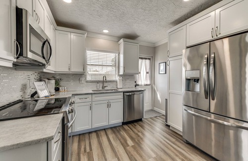 Bayshore Gardens House | 5 Mi to Riverwalk: Bradenton Family Home w/Yard