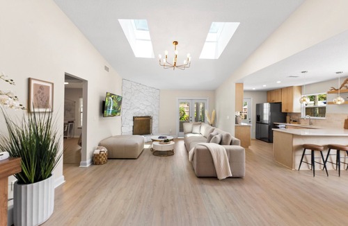Isle of Palms House | 5 min to Mayo—luxury, comfort & care designed for patients & caregivers.