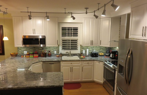 Bahama Village House | 5 STAR HOME 3/2 1/2 + 1/1 cottage, pool, buy 3 weeks get 4th week free.