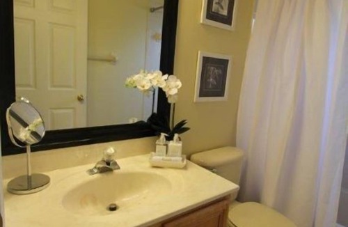 Crescent Lakes Villa | 5 * star villa newly renovated and equipped 2021/2022 with lake view and WiFi