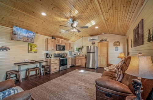 Fort Payne Cabin | 50 m² Cabin ∙ 2 bedrooms ∙ 4 guests