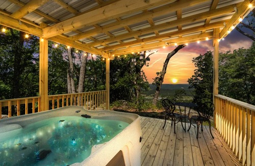 Fort Payne Cabin | 50 m² Cabin ∙ 2 bedrooms ∙ 4 guests