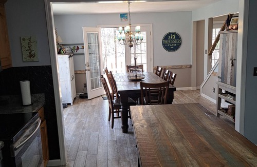 Wedowee House | 5bd/2ba lakefront home with dock, close to town