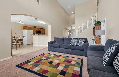 Solana Villa | 5BR Private Pool Home Near Disney | FREE Pool Heat | Gated Resort