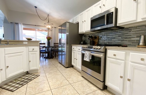 Solana House | 5BR Villa, Pool, 2 Disney Rooms,8 Miles to Disney, Gated Resort
