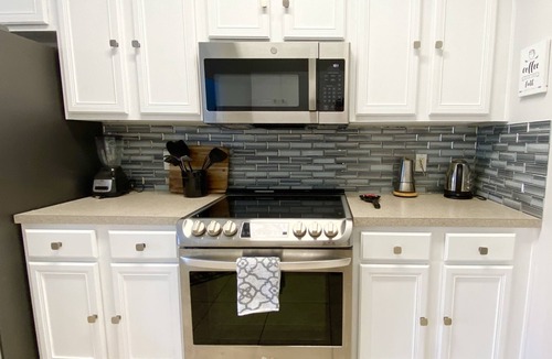 Solana House | 5BR Villa, Pool, 2 Disney Rooms,8 Miles to Disney, Gated Resort
