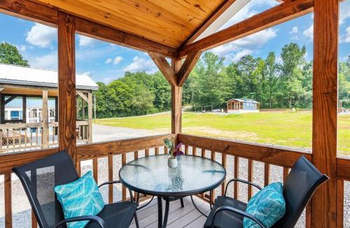 Guntersville Apartment | 6 A Little Wanderlust Lux Tiny House, Firepit, Boat Parking, 5 Mins to Lake, Downtown