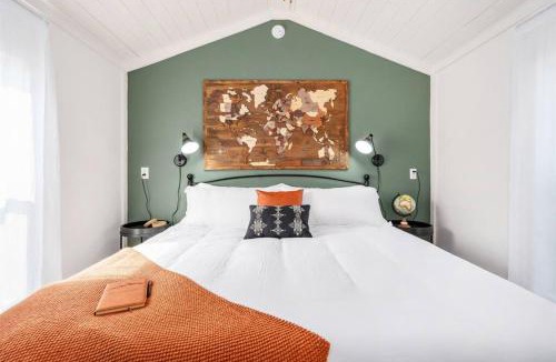 Guntersville Apartment | 6 A Little Wanderlust Lux Tiny House, Firepit, Boat Parking, 5 Mins to Lake, Downtown