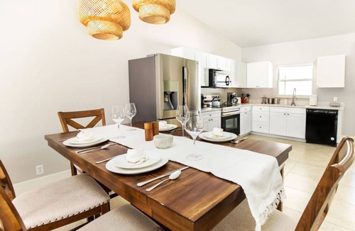 East Naples House | 6 Bedroom Two Villas, Heated Pool 2mil to Downtown