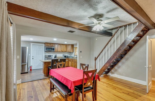 Southside House | 6 Mi to Downtown Jax! Modern Family Home