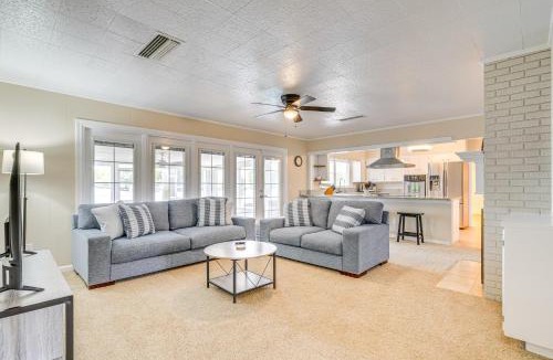 Winter Haven House | 6 Mi to Legoland: Retreat w/Pool & Fenced Yard