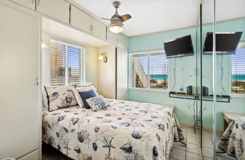 Silver Sands Beach Condo | 60 m² Condo ∙ 1 bedroom ∙ 4 guests