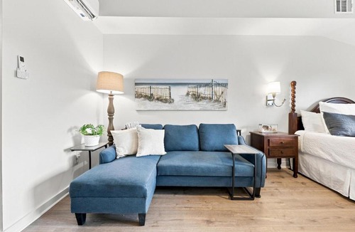 St. Augustine House | 6304 L Laterra