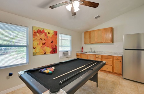 Bearss Plaza House | 7 Mi to Busch Gardens! Family & Pet-Friendly Home