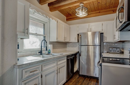 McCalla Cabin | 8 Bed Cabin, between Tuscaloosa and Bham, Close to Golf Courses