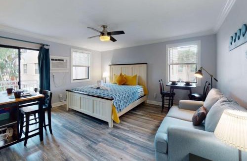 St. Pete Beach House | 805 - Friendly Native Beach Resort