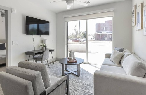 Huntsville Apartment | 87 m² Apartment ∙ 2 bedrooms ∙ 4 guests