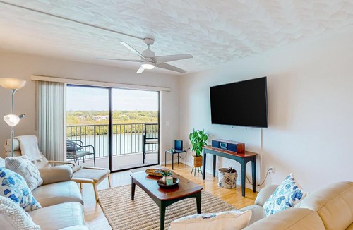 Indian Shores House | A Dreamer's Cottage