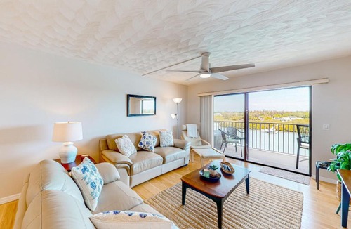 Indian Shores House | A Dreamer's Cottage