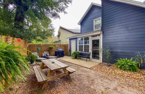 Northeast Pensacola Cottage | A-frame Retreat in Pensacola, 10 Mi to Dtwn
