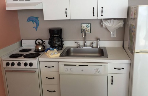 Marco Island Condo | A MILLION DOLLAR VIEW WITH A ROOM. Penthouse Floor. 5 star reviews. 3 beds.