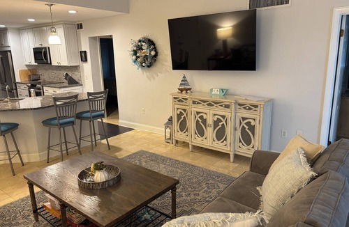 Redington Shores Condo | A Refined Coastal Escape with Breathtaking Gulf Views