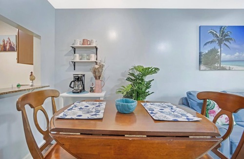 Truman Annex Condo | A SEAGLASS PARADISE ~ Charming 2 BR/1 Ba 1st Floor Condo in Truman Annex!