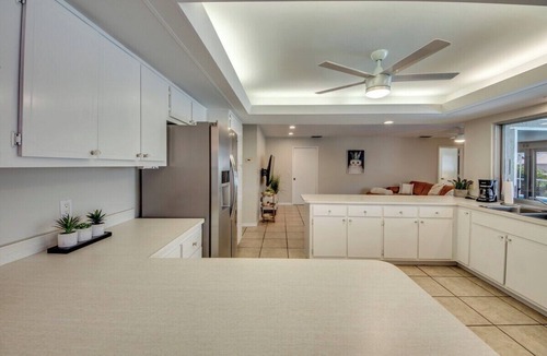 Caloosahatchee Villa | A spacious 3-bedroom retreat in sunny Cape Coral.