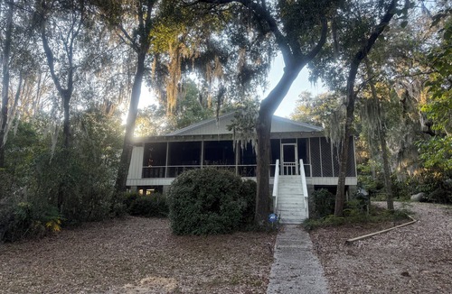 Putnam Hall House | A unique vacation resort- former Florida Governor’s family estate lake house