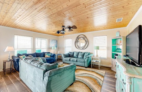 Fort Morgan House | A Wave From It All