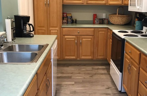 Biloxi Apartment | Above It All. Charming 2-bedroom apartment in the heart of Ocean Springs.